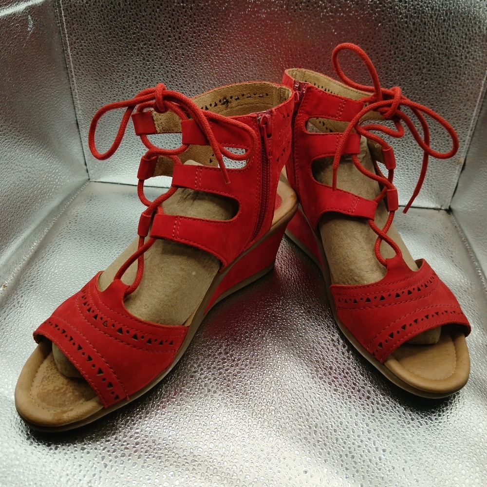 Earth Red Lace-Up Wedge Sandals Women's Size 8.5